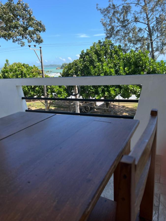 Happy Bay Hotel Weligama Exterior photo