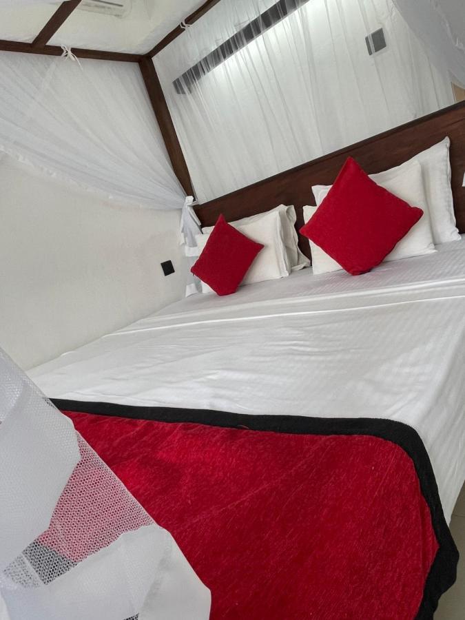 Happy Bay Hotel Weligama Exterior photo