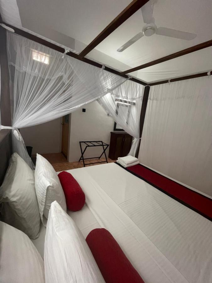 Happy Bay Hotel Weligama Exterior photo