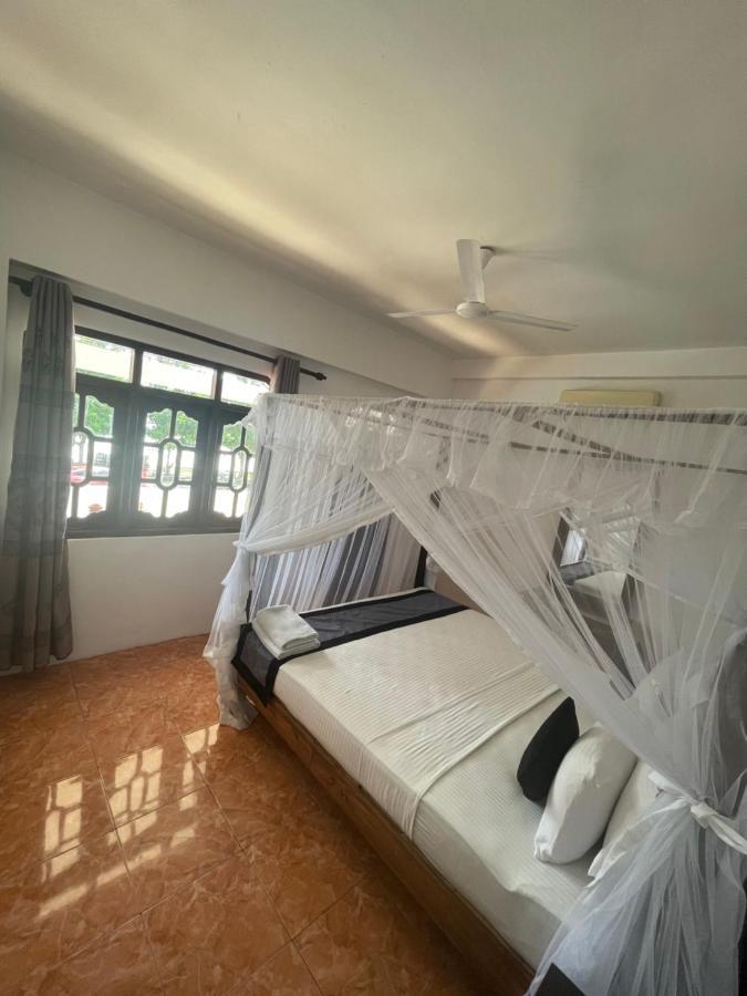 Happy Bay Hotel Weligama Exterior photo