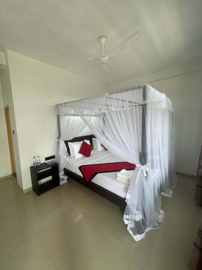 Happy Bay Hotel Weligama Exterior photo